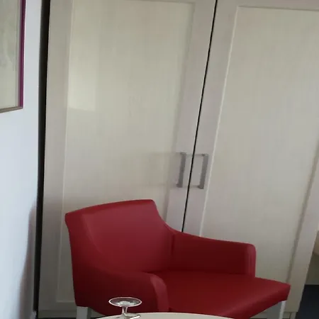 & Restaurant Moewchen בית הארחה