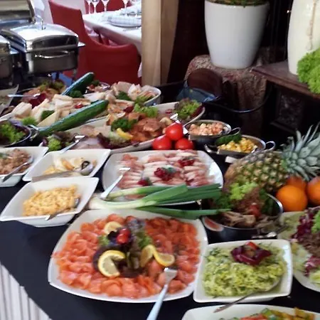& Restaurant Moewchen 3* נורדן
