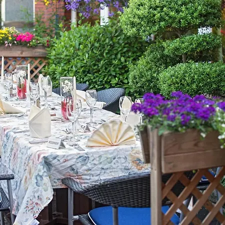 & Restaurant Moewchen 3* נורדן