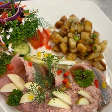 בית הארחה & Restaurant Moewchen 3*