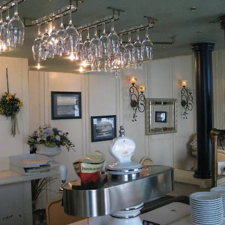 & Restaurant Moewchen